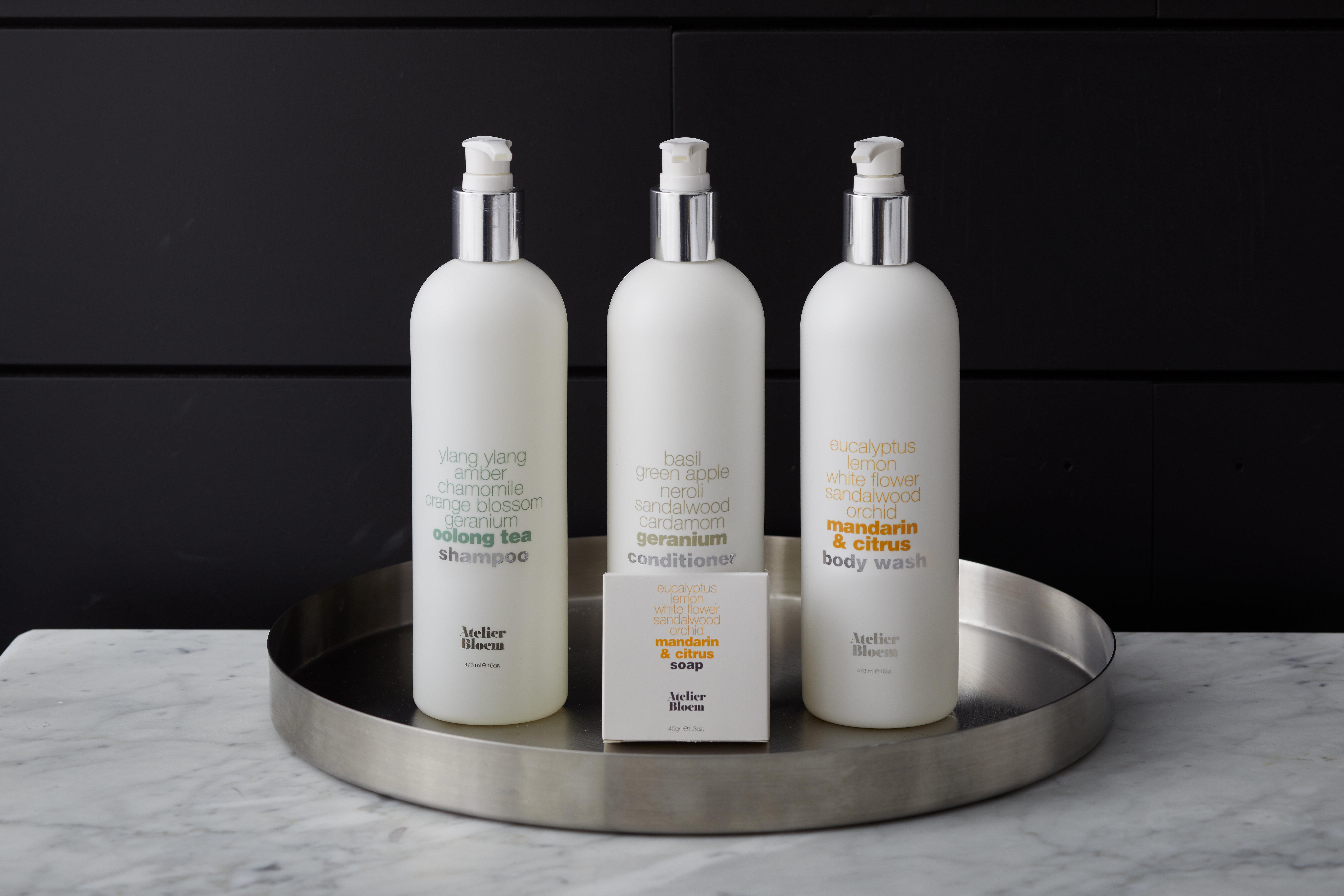 Kimpton Seafire Resort + Spa By Ihg West Bay Екстериор снимка