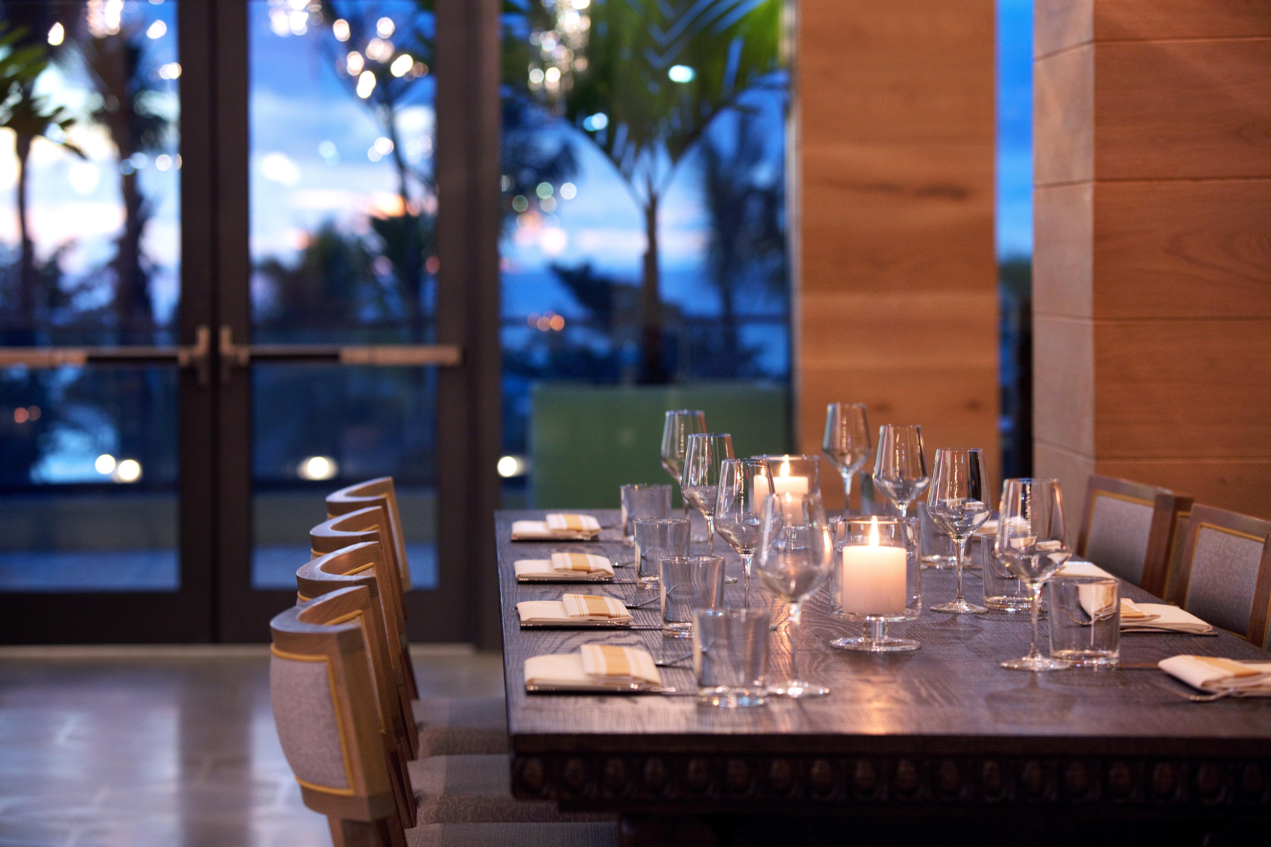 Kimpton Seafire Resort + Spa By Ihg West Bay Екстериор снимка