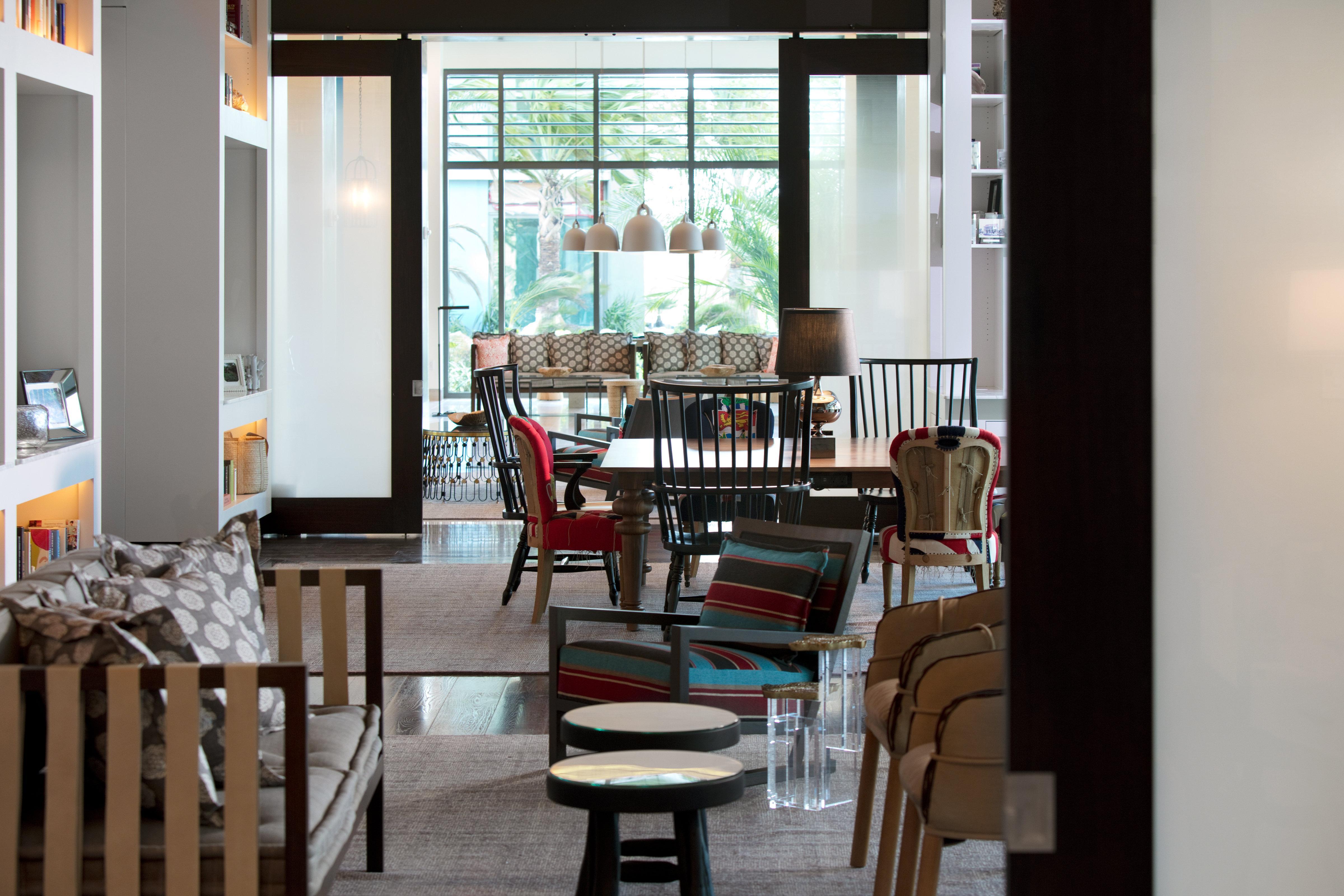 Kimpton Seafire Resort + Spa By Ihg West Bay Екстериор снимка
