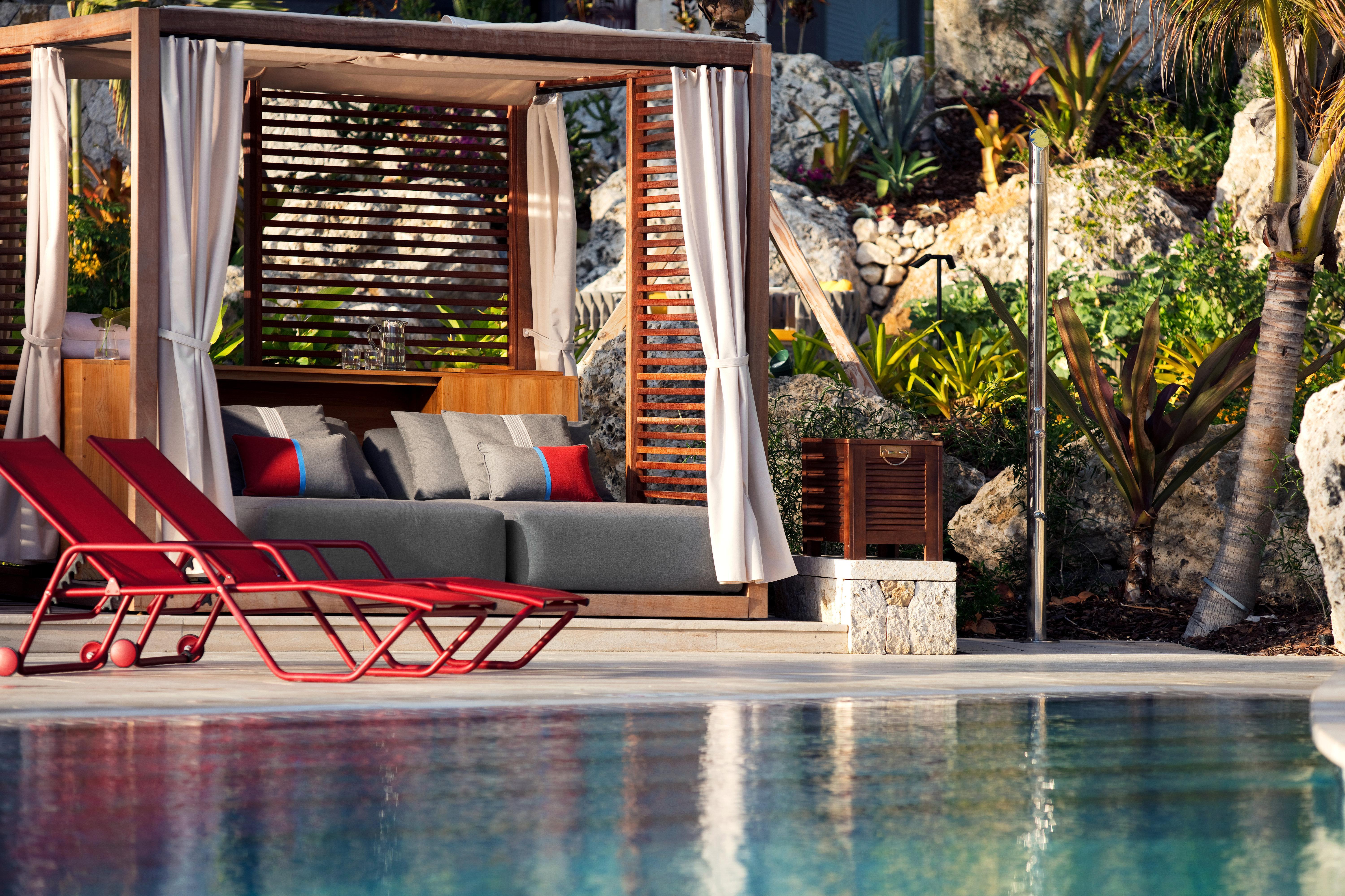 Kimpton Seafire Resort + Spa By Ihg West Bay Екстериор снимка