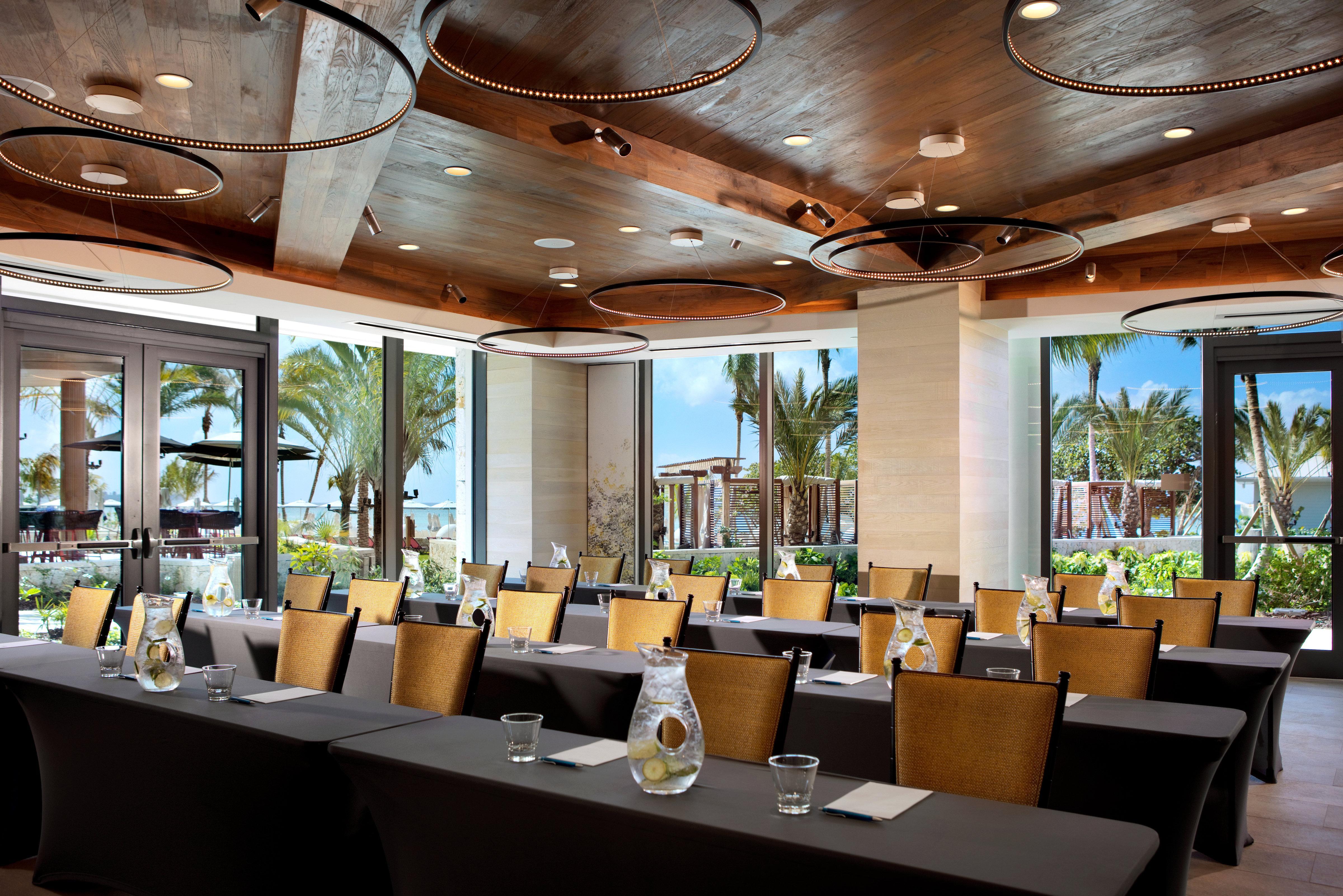Kimpton Seafire Resort + Spa By Ihg West Bay Екстериор снимка