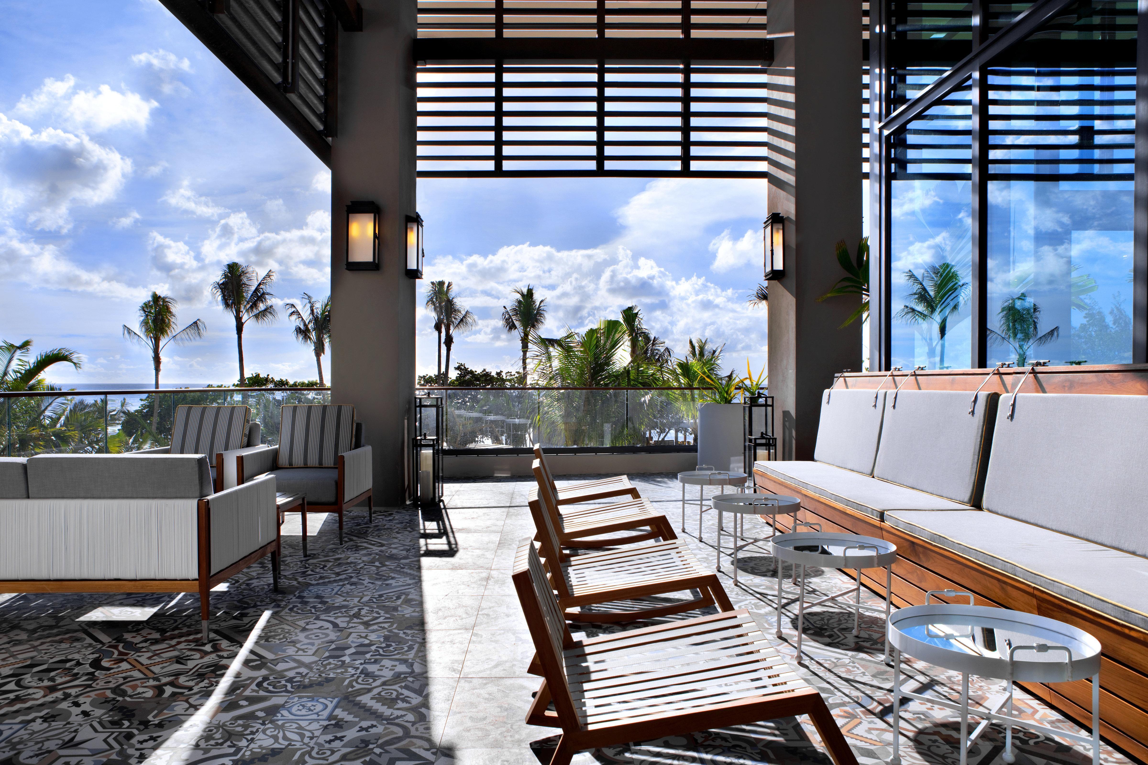 Kimpton Seafire Resort + Spa By Ihg West Bay Екстериор снимка