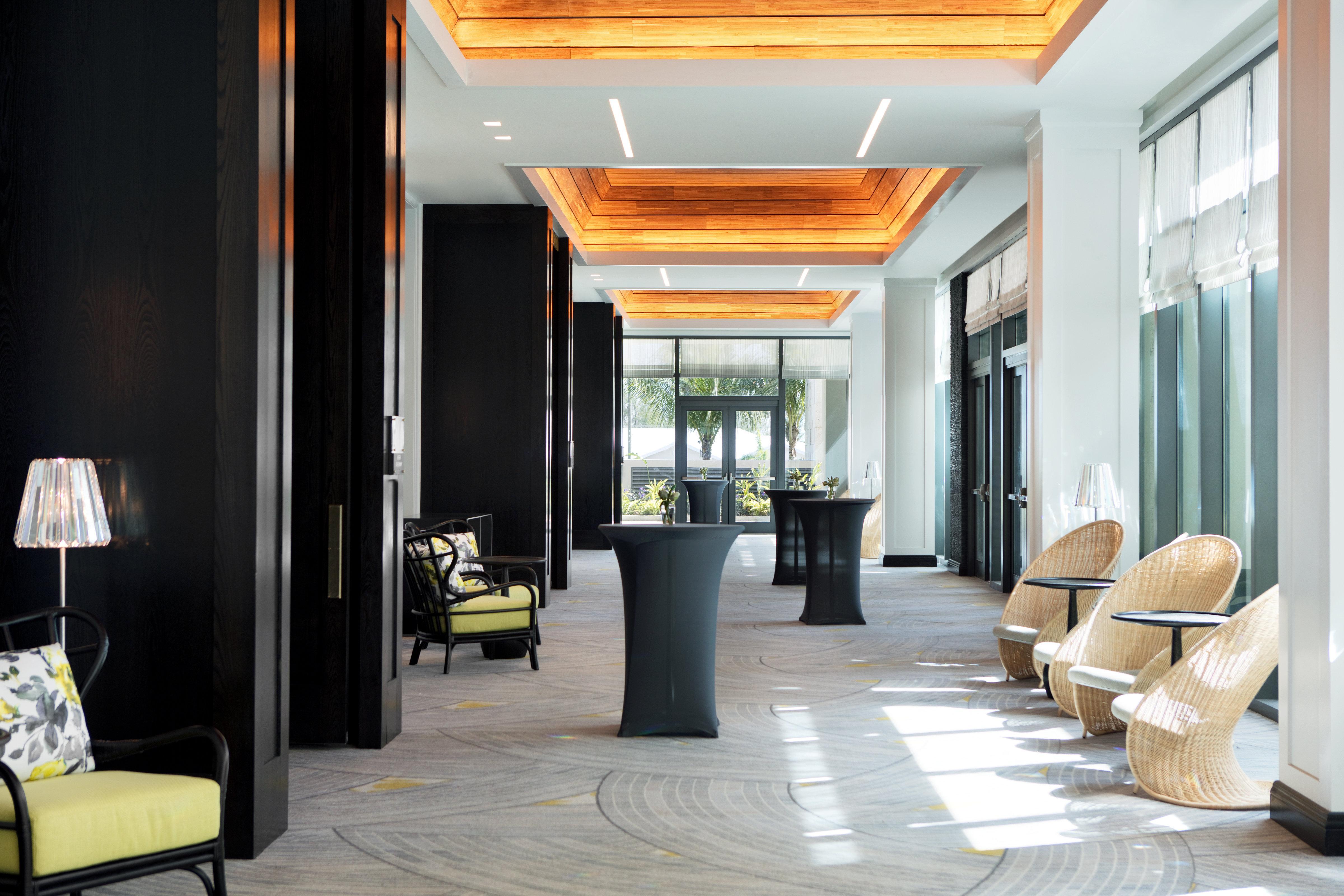 Kimpton Seafire Resort + Spa By Ihg West Bay Екстериор снимка