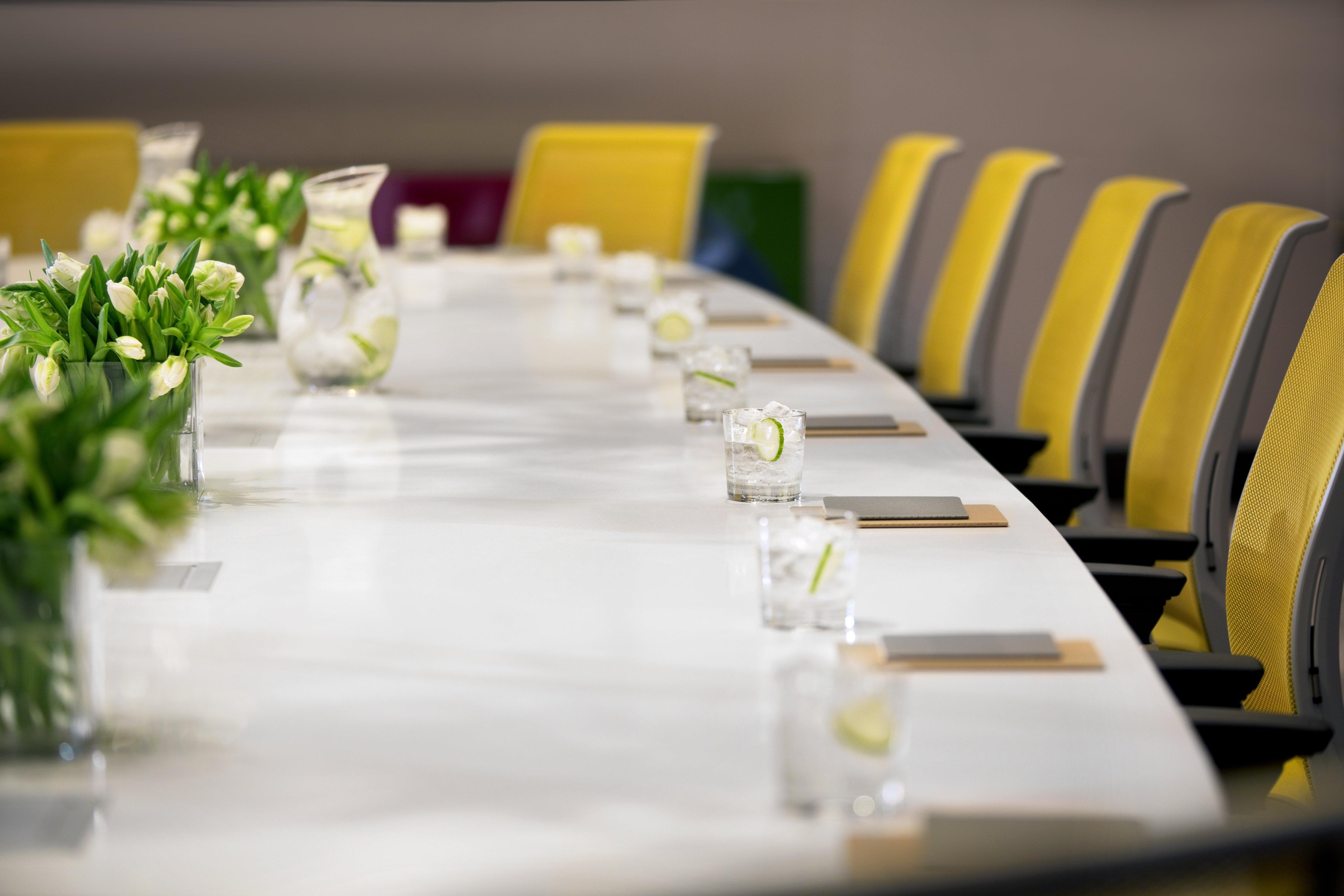 Kimpton Seafire Resort + Spa By Ihg West Bay Екстериор снимка