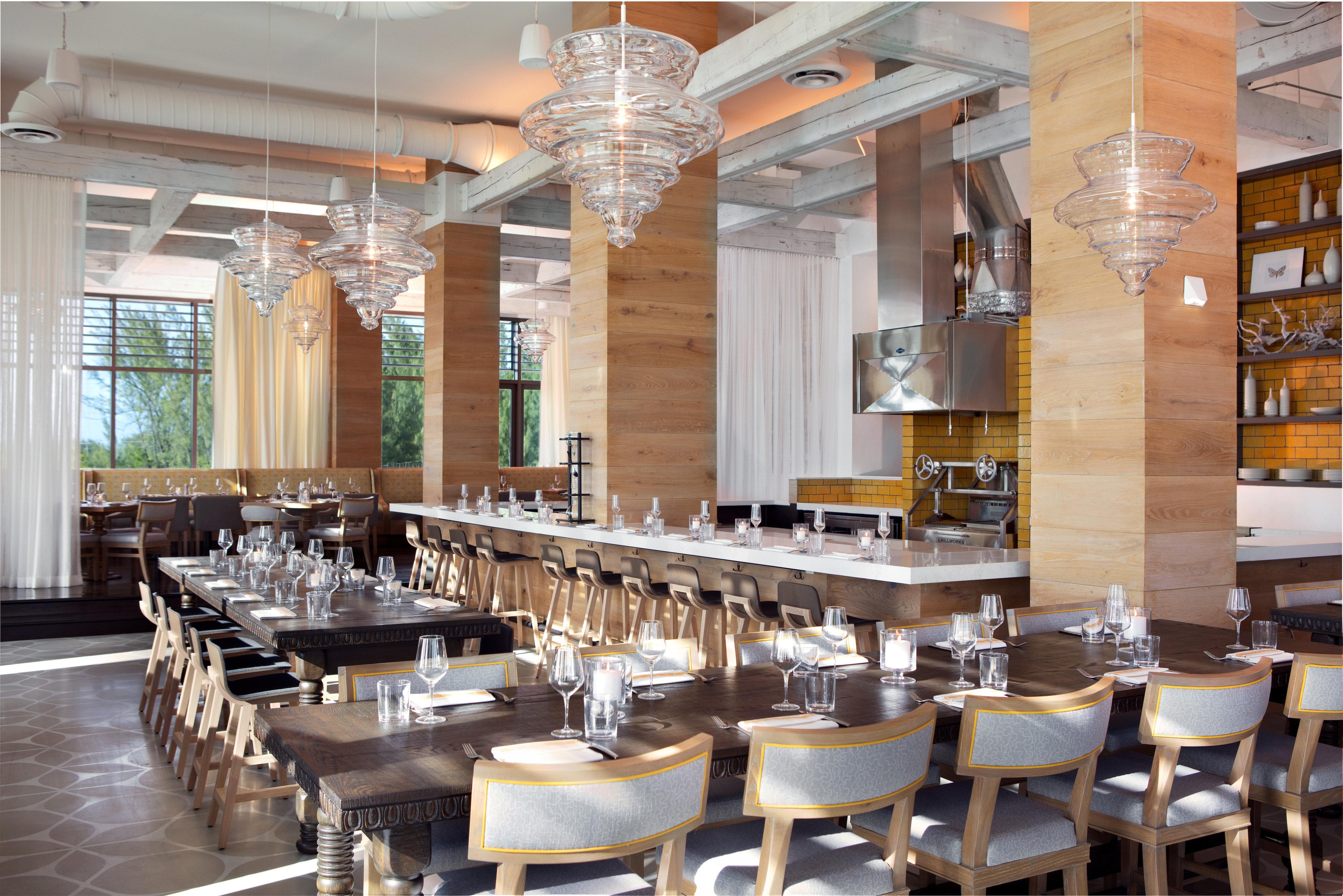 Kimpton Seafire Resort + Spa By Ihg West Bay Екстериор снимка