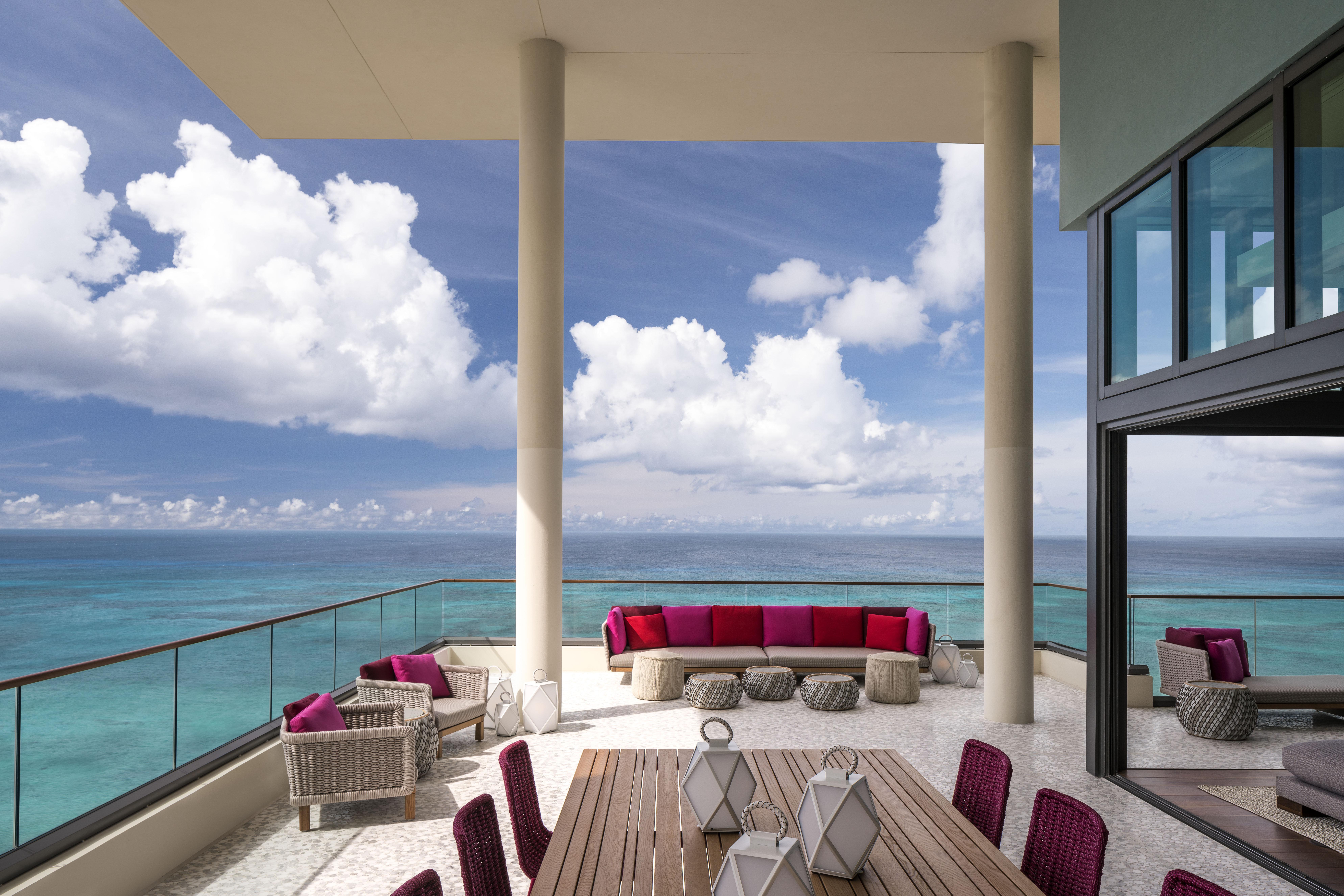 Kimpton Seafire Resort + Spa By Ihg West Bay Екстериор снимка