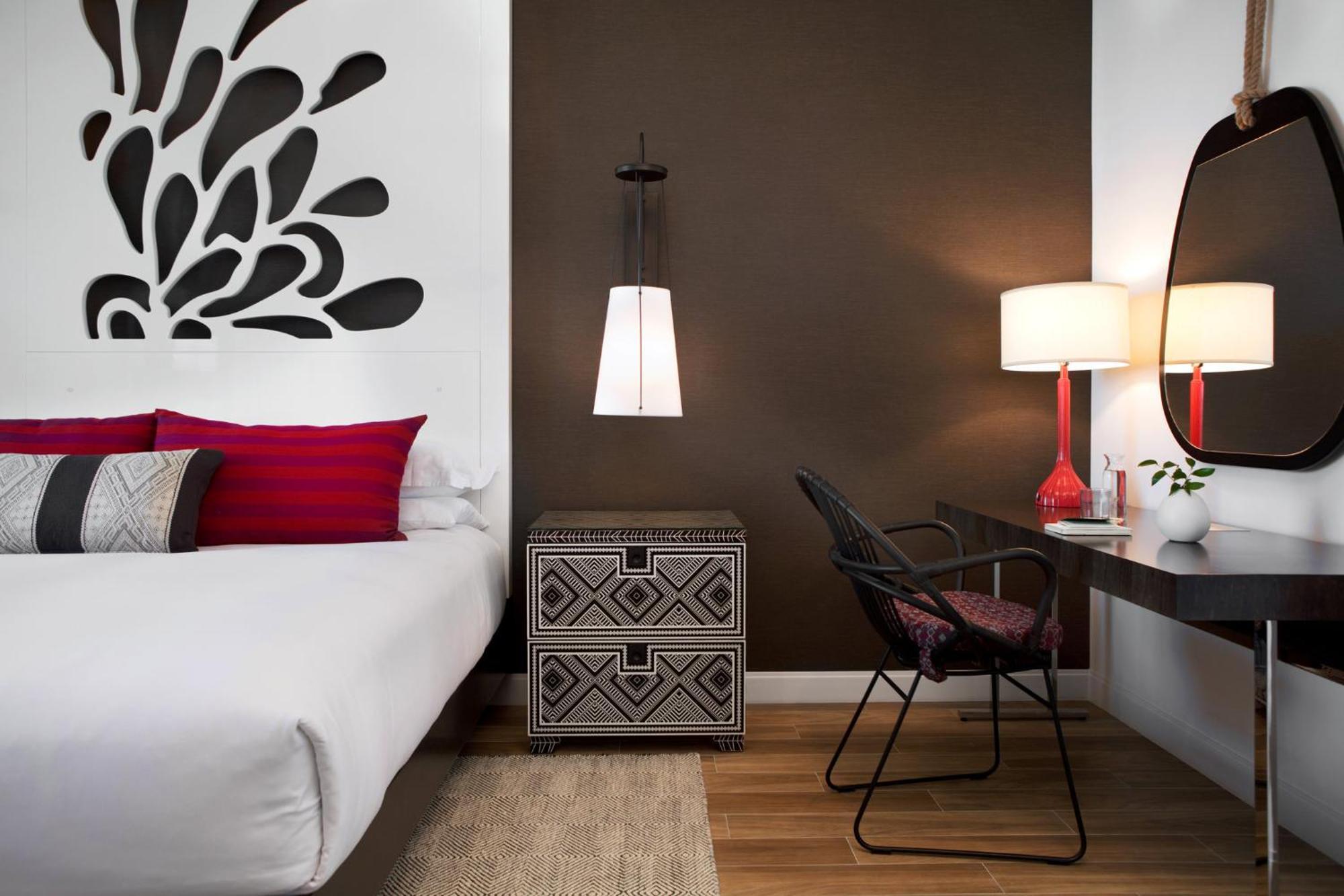Kimpton Seafire Resort + Spa By Ihg West Bay Екстериор снимка